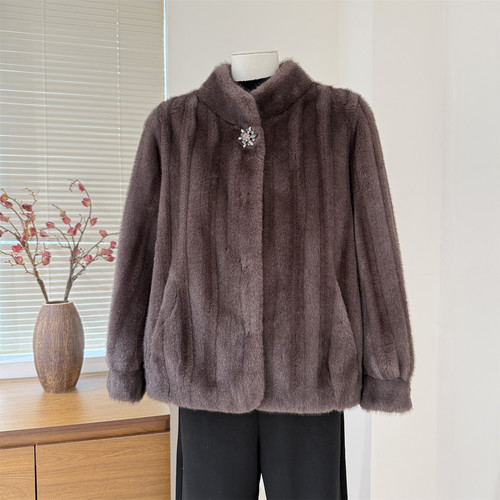 妈妈秋冬装皮毛一体外套