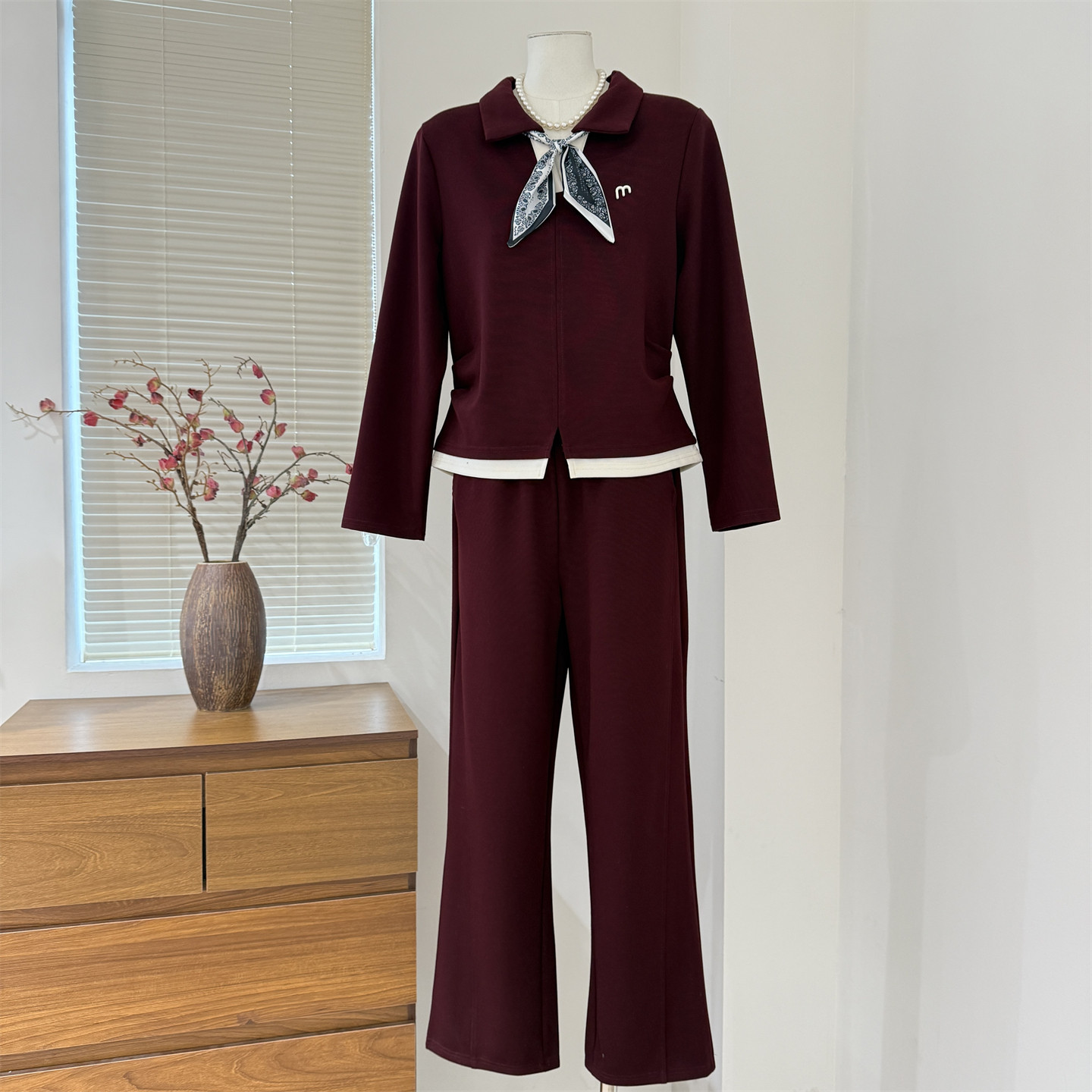 妈妈春装运动服套装洋气休闲外套2026新款中老年人女春秋季两件套