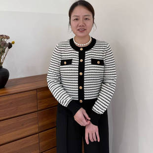 中年妈妈春秋针织外套上衣服2026新款中老年女秋冬装休闲时尚毛衣