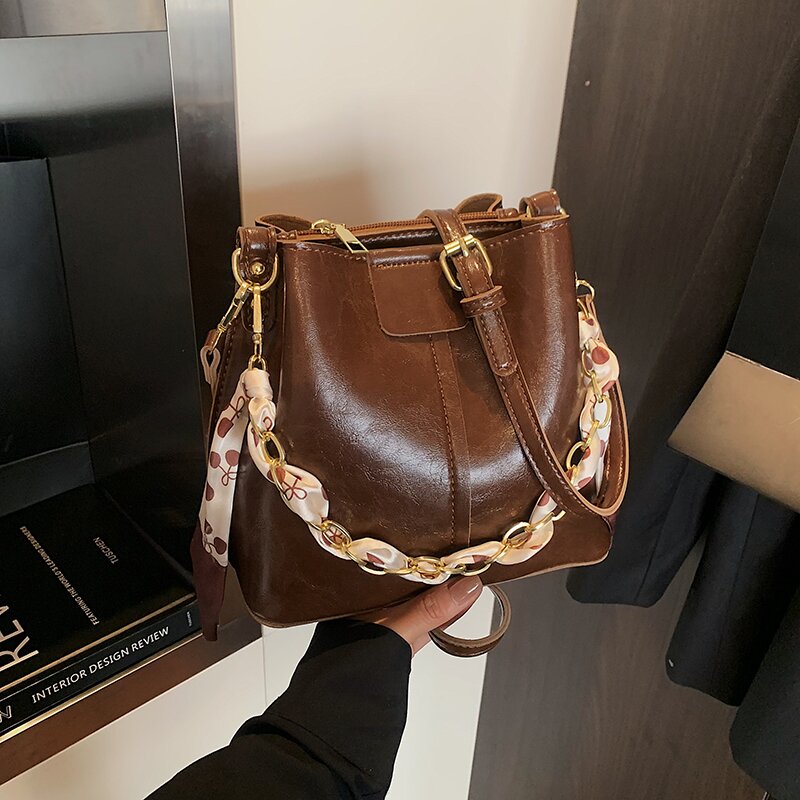 单肩包洋气百搭水桶包小众手提