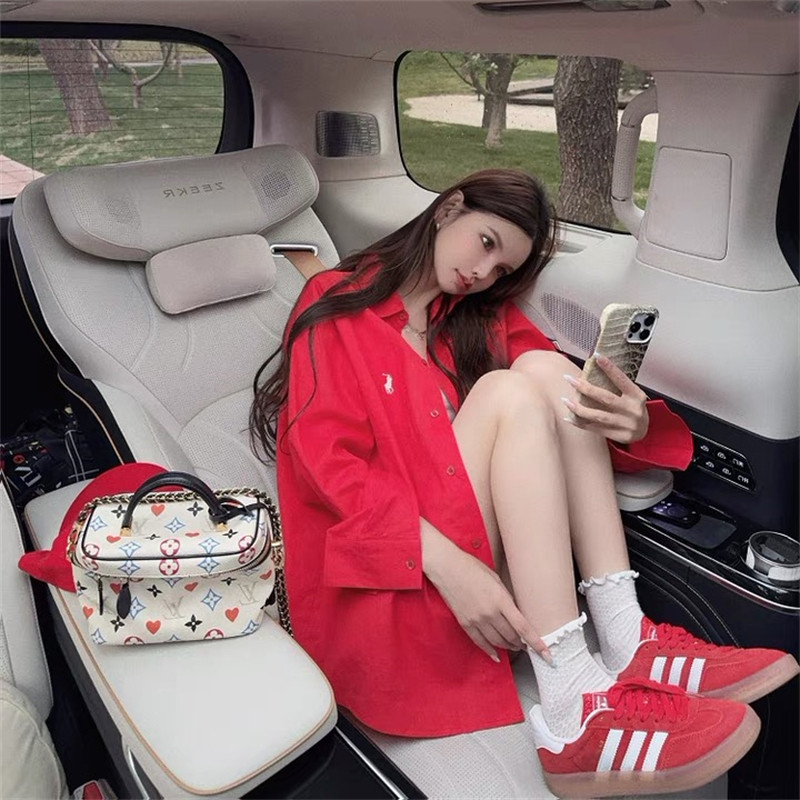 小马撞色刺绣老钱风宽松衬衫女夏季新款韩版小众多巴胺薄款衬衣潮