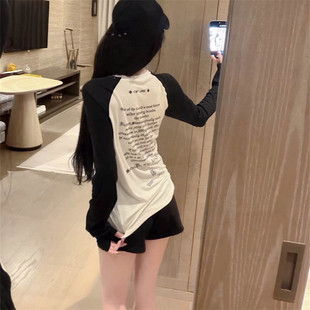 夏季新款马蹄梵文印花插肩袖长袖T恤女ins显瘦休闲防晒洋气上衣