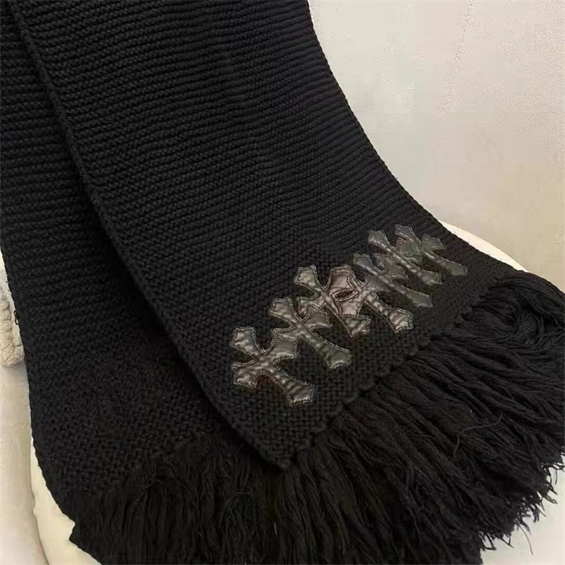 潮流少女皮标十字架围巾