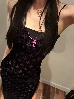 十字架镂空丝绒细肩带连衣裙女