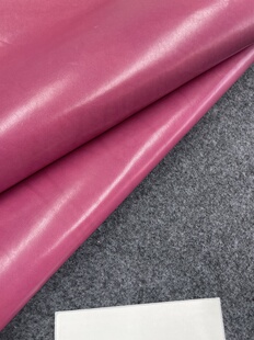 阳光手工diy皮料 手感中挺厚度1.1mm 意大利进口桃红色植鞣三边直