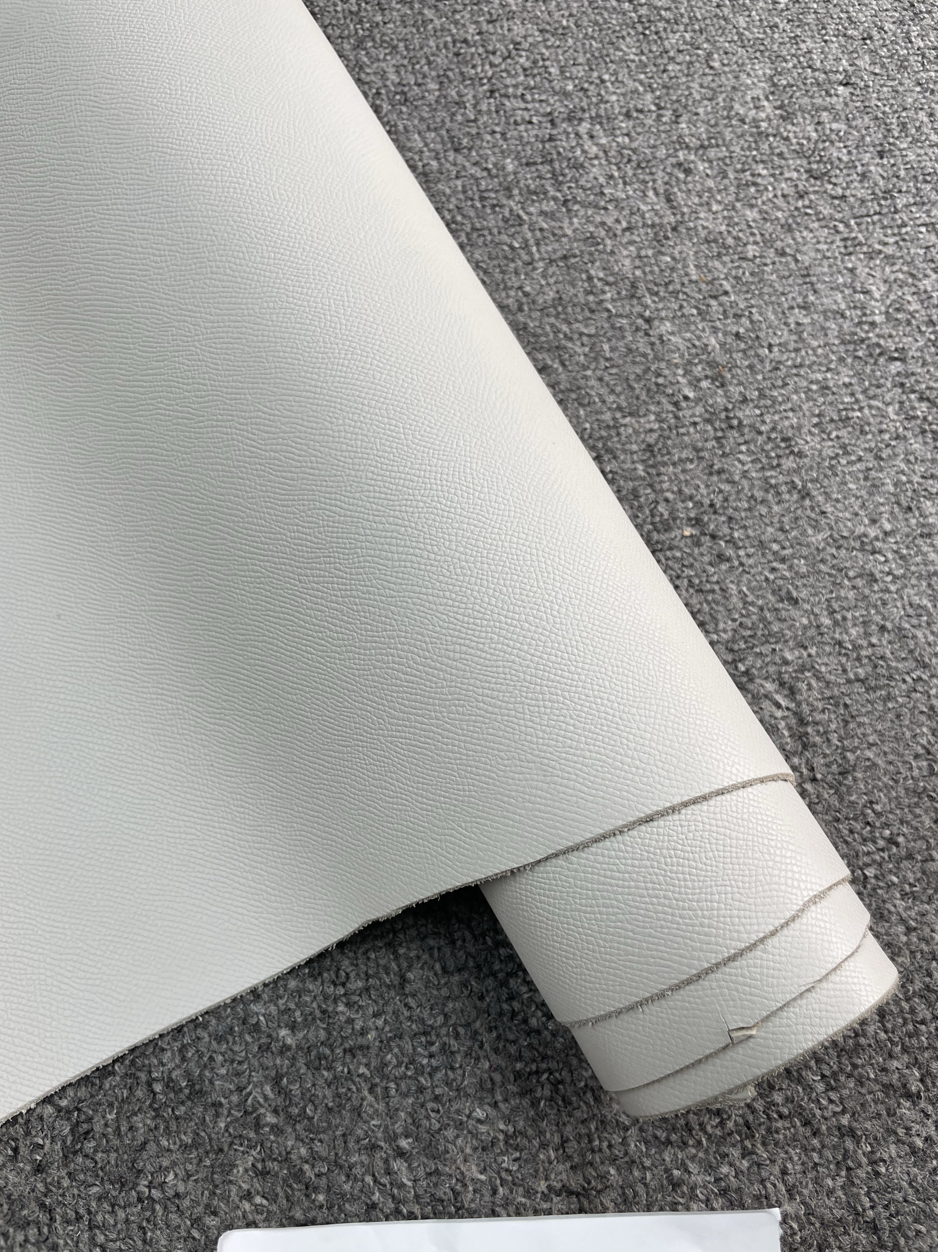 阳光皮料 进口头层灰白色手掌纹 手感中挺 厚度1.89mm手工diy皮料