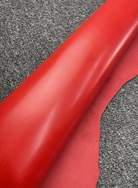 阳光皮料 进口头层正红色油蜡小胎牛皮 手感略挺 厚度0.9mm 大货