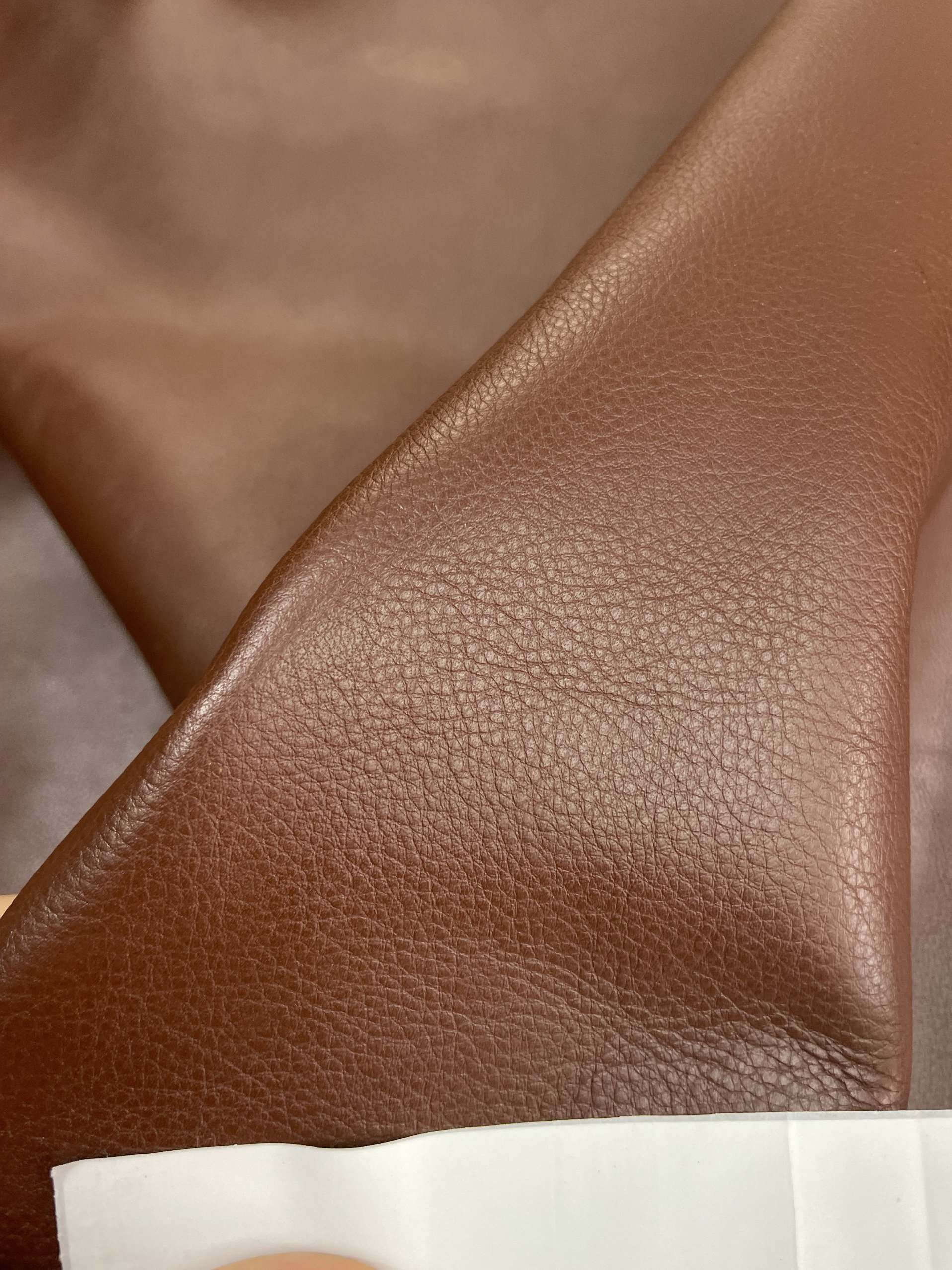 阳光皮料 进口头层焦糖色树膏小牛 手感略挺 厚1.4mm 手工diy皮料