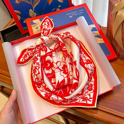剪纸福字真丝围巾小方巾本命年