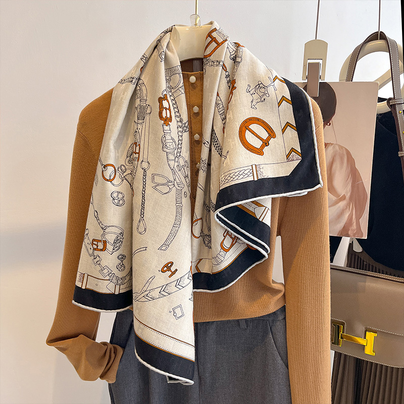 跃动的马儿真丝羊毛围巾三角披肩