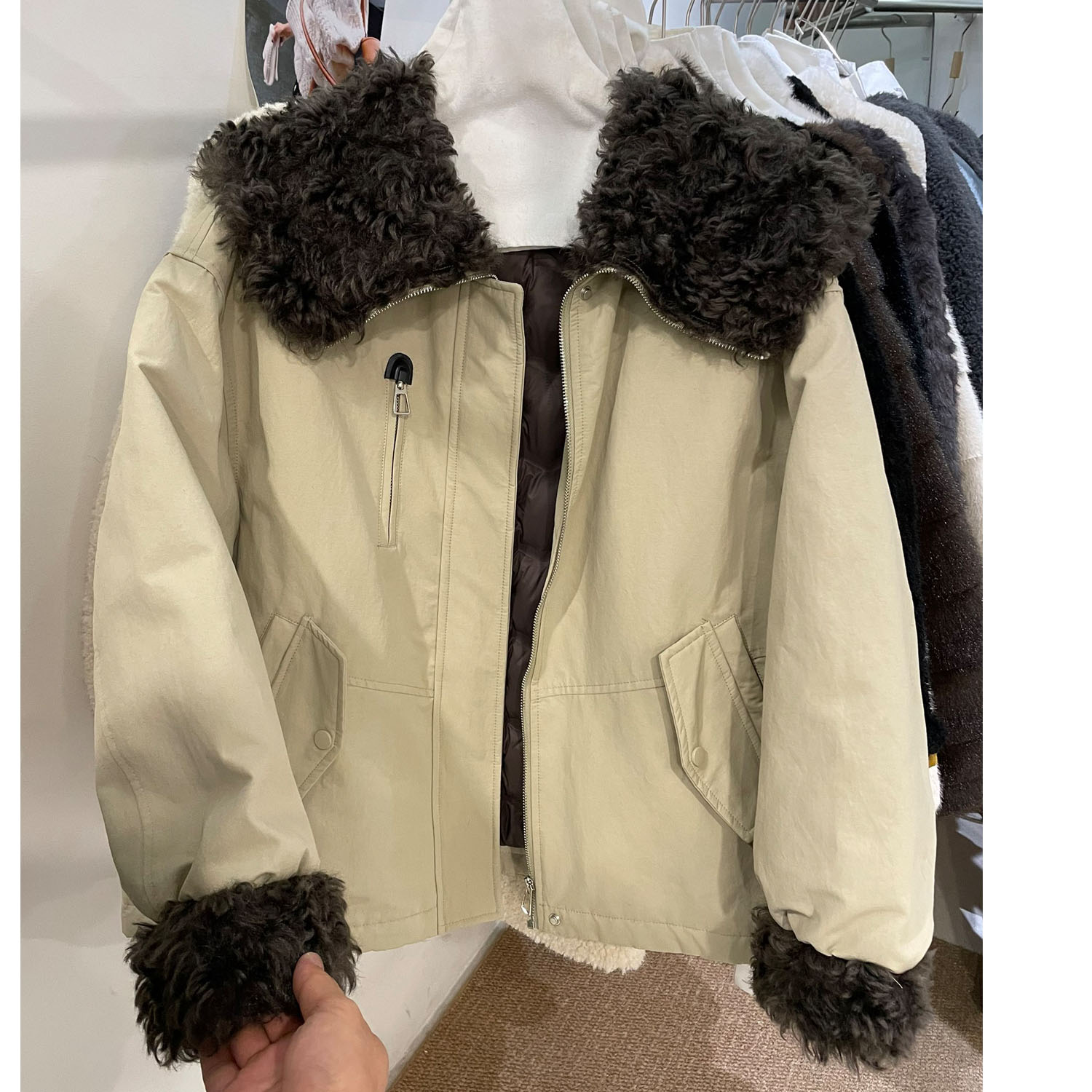 欧洲站冬季羊羔毛翻领派克羽绒服