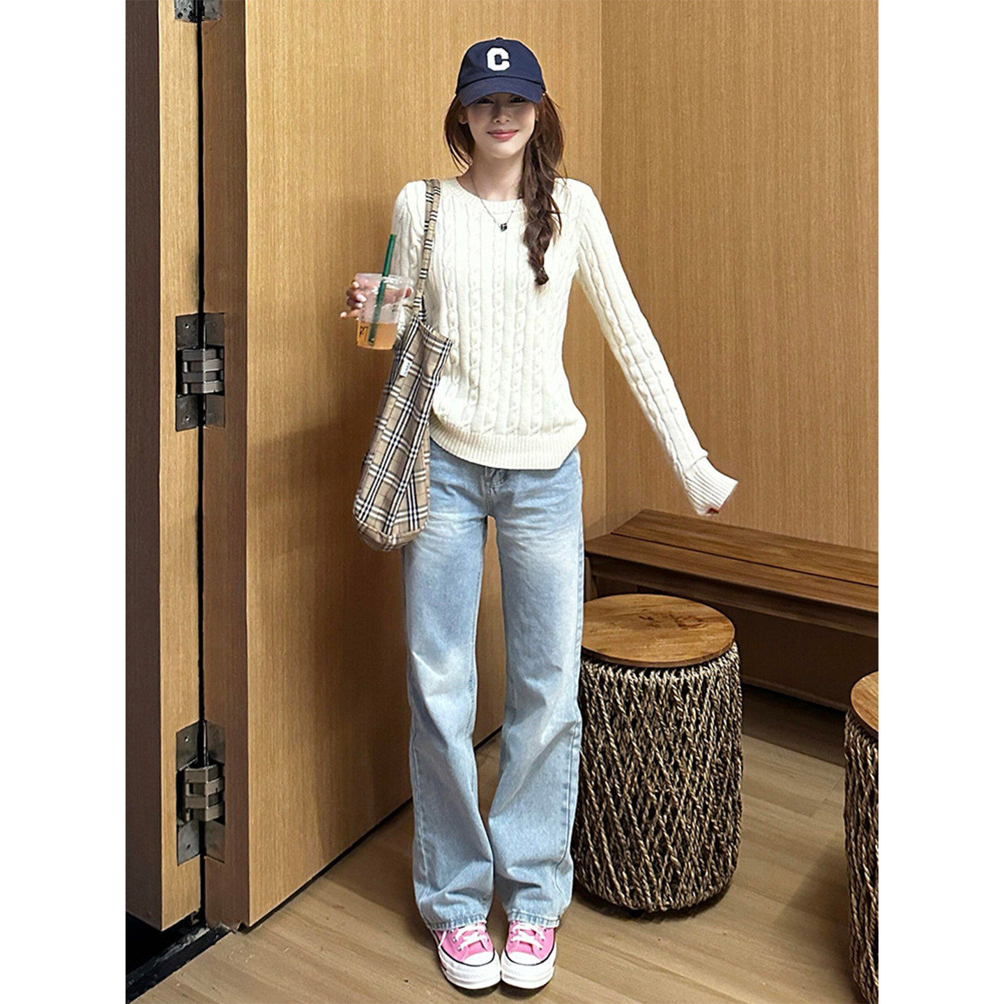 浅蓝色窄版直筒牛仔裤女2026新款春季高腰辣妹显瘦宽松垂感阔腿裤