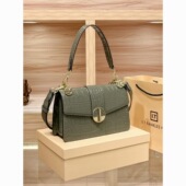 女包水桶包秋冬拼色女包2025新款 包包挂件高级感斜挎包