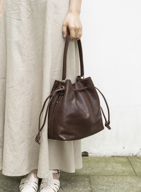 JUUZ LAN头层牛皮水桶包女真皮高级感单肩斜挎包抽绳软皮手拎包