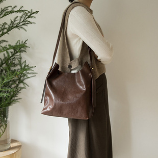 秋冬新款 女包水晶植鞣皮真皮单肩斜挎包高级感托特包软皮通勤包