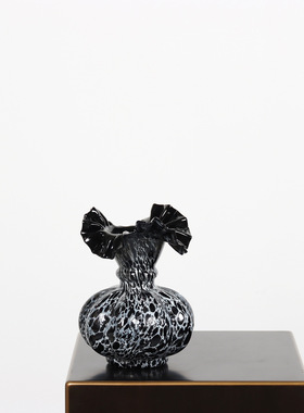 中古风极简奶牛黑色白色芬顿琉璃花瓶玻璃高级感大小ins风高颜值
