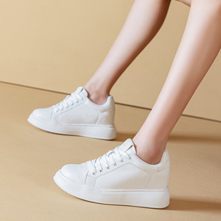 新款厚底小白鞋2026年春秋休闲板鞋百搭轻便松糕内增高女鞋单鞋潮