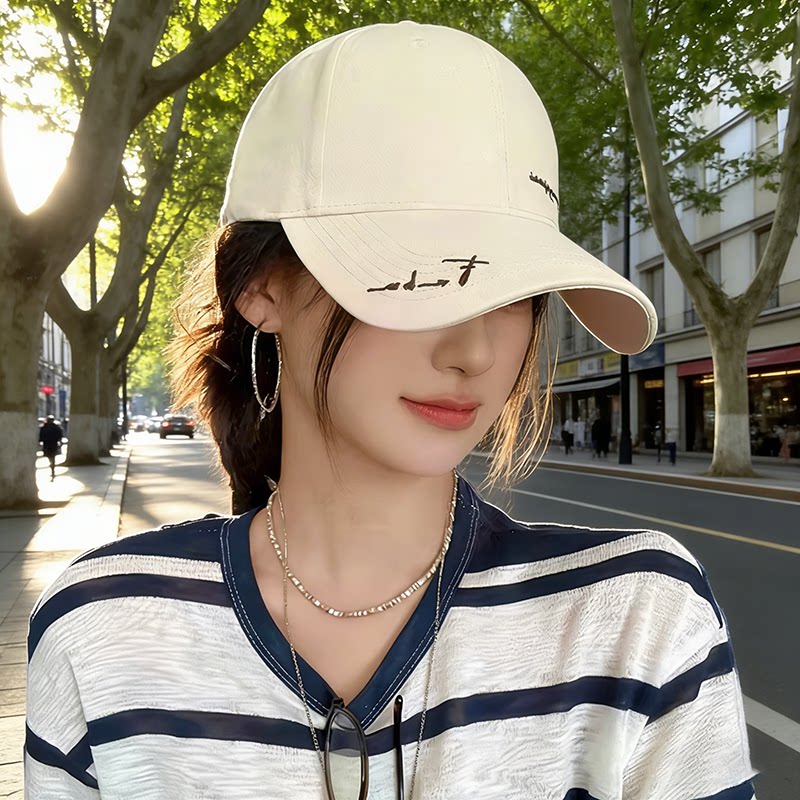 刺绣字母显脸小防晒棒球帽女款图片