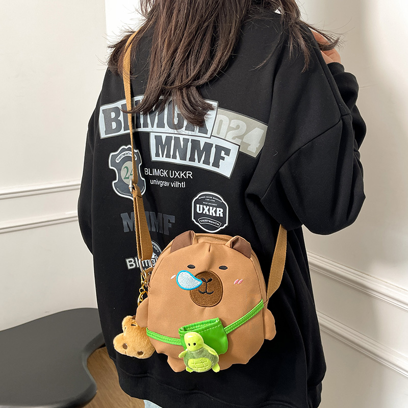 儿童可爱斜挎包水豚卡皮巴拉夏天包包女生卡通软妹学生单肩包小包