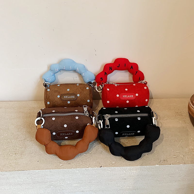 超火复古斜挎小包女2025新