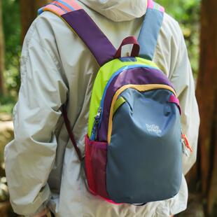 儿童旅行背包户外轻便登山包迷你电脑包女2025新款 幼儿园撞色书包