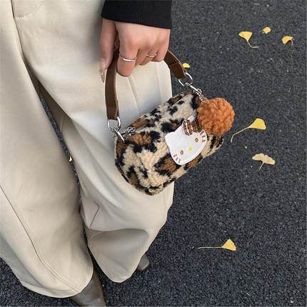 HelloKitty手拎小包包女2025新款秋冬可爱毛茸茸迷你斜挎包包