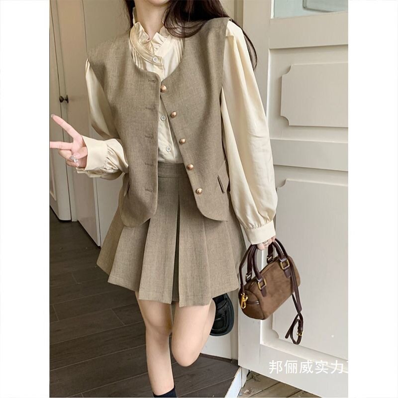 2025法式套装女边衬衫叠穿马甲背心春秋百褶半身裙三件套潮流