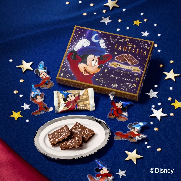 新品日本东京香蕉迪士尼联名夹心点心蛋糕休闲食品8枚12枚礼盒装