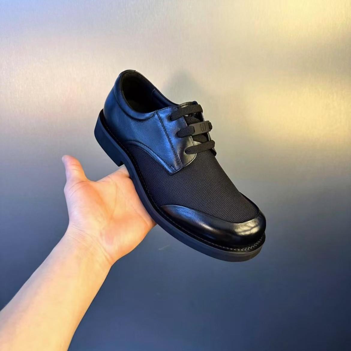 男鞋新款黑色软皮网眼透气薄款