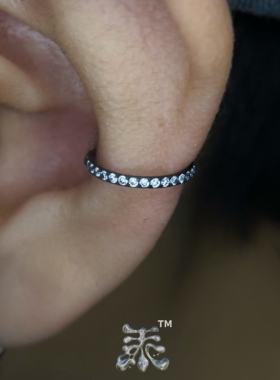 侧镶锆石素圈镀黑色耳环 16g植入级钛合金搭扣闭口环养耳洞亚文化