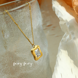 fairy 古着风 小众设计方糖吊坠项链女钛钢镀18k金色气质锁骨项链