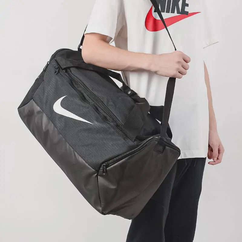 NIKE/耐克运动训练包健身包旅行包斜挎桶包单肩拎球包BA5957-010