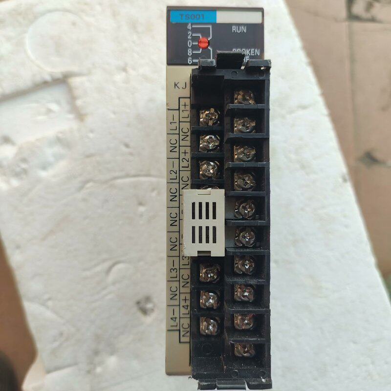 欧姆龙C200H-TS001 ,仓库备用机,全新未使用,实物--议价商品