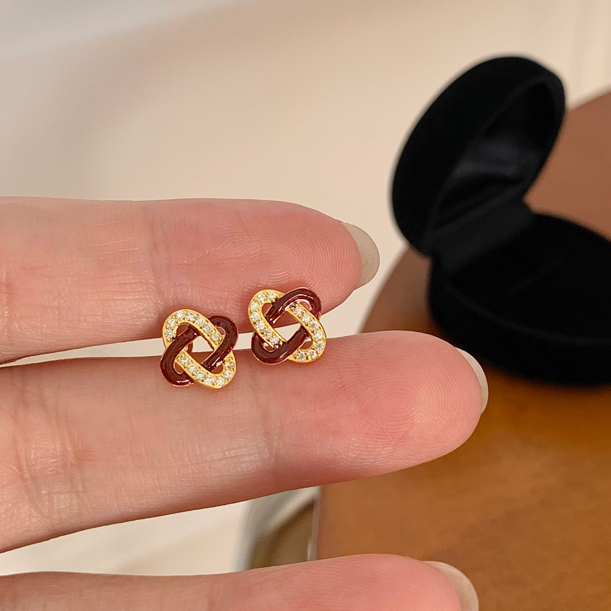 岚屿925纯银新年红色缠绕耳钉