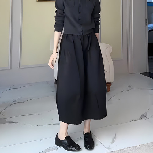 减龄气质黑色花苞裙2024新款法式风轻奢感裙子梨形宽松显瘦半身裙