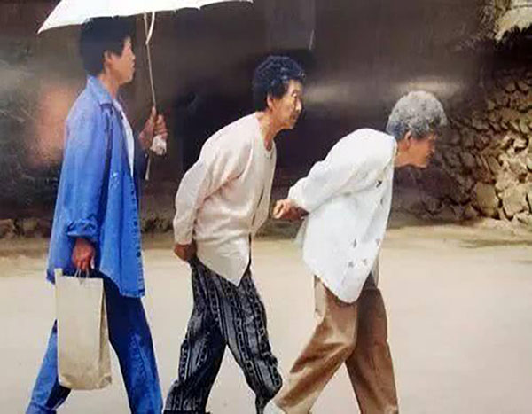 專注老年人駝背矯正帶改善預防防勒肩男女矯姿帶背背夾脊柱矯正器在類目 個人護理/保健/按摩器材, 美體瘦身, 矯姿用品中 - 來自Buy2taobao.com提供專業的淘寶代購服務