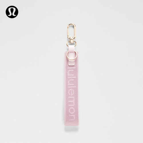 Never Lost 钥匙挂绳 *金属文字徽标丨lululemon丨LU9CWRS