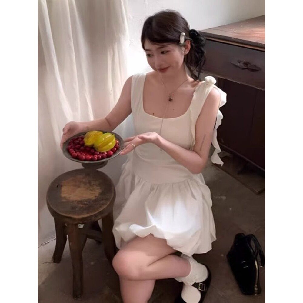 纯欲风立体花朵吊带背心连衣裙女2026夏季新款收腰显瘦短款A字裙