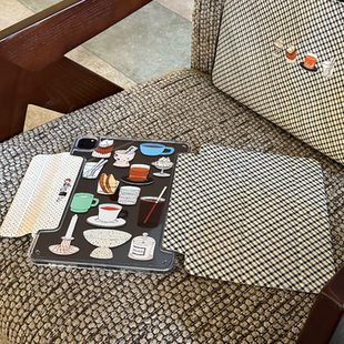 Shesell「法式少女」Y折亚克力iPad保护壳搭扣侧吸三折英伦风笔套可用