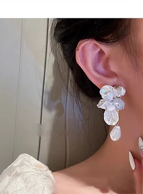 MEILAIFUREN高端定制白色花朵珍珠耳环轻奢高级感小众设计耳钉饰