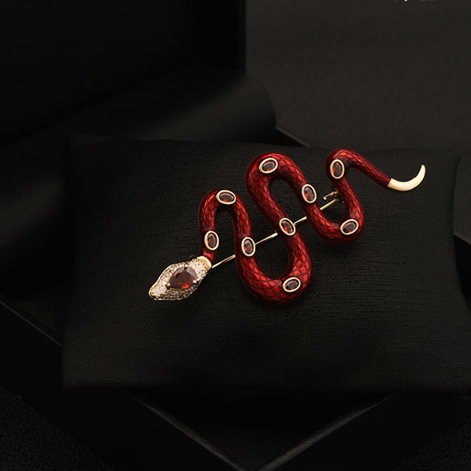 灵蛇胸针生肖红毛衣外套胸花