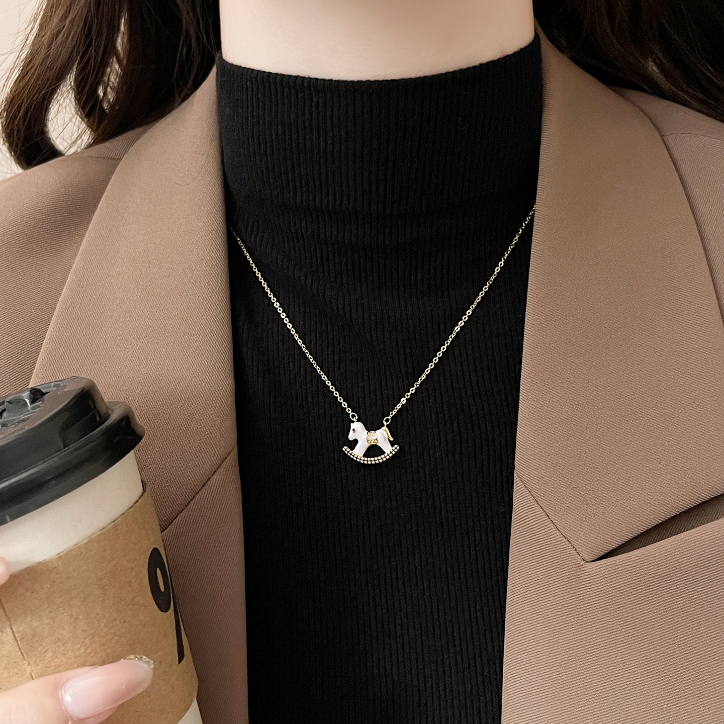 大气高档高级感微镶木马吊坠项链