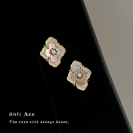 【New Soul】「罗马假日」法式黑蝶贝耳环轻奢老钱风锆石中古耳钉