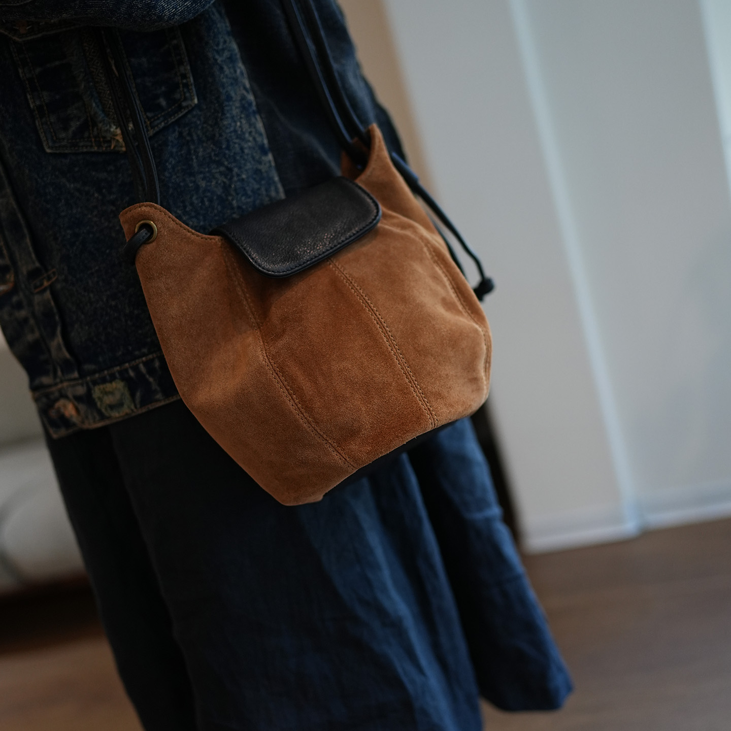 鹿小姐小众复古磨砂牛皮水桶包