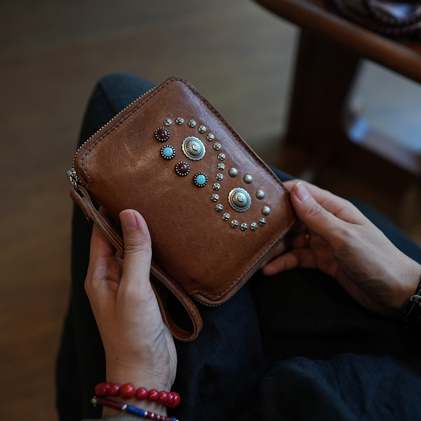 鹿小姐植鞣牛皮小众复古铆钉拉链大容量真皮证件收纳手拿钱包