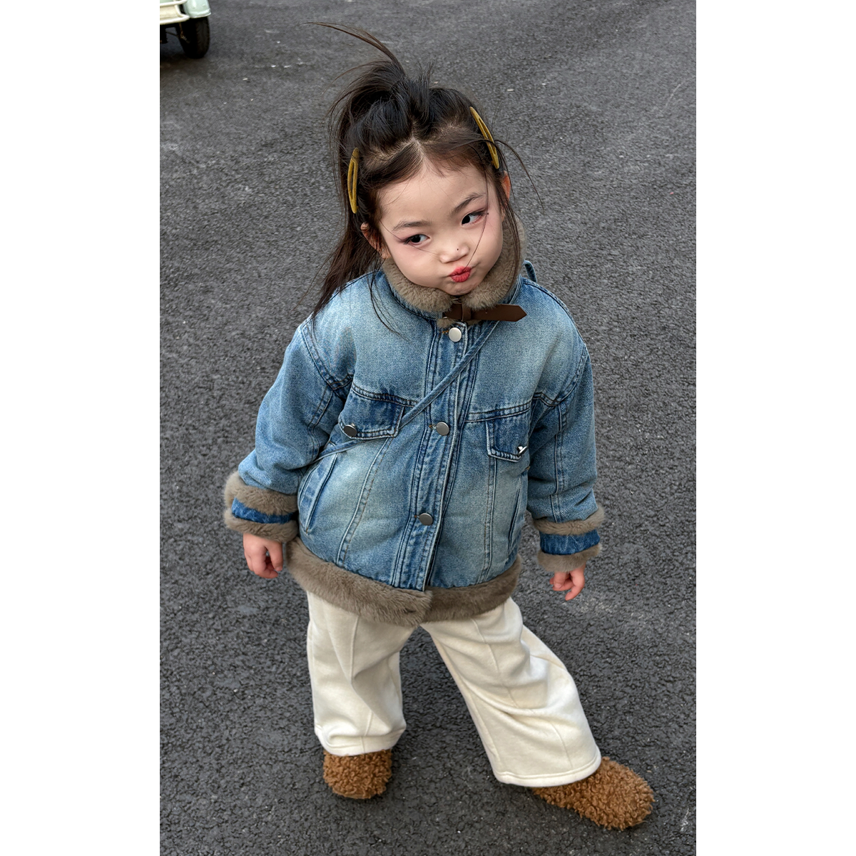 110-150女童加厚仿兔毛绒牛仔外套+米色加绒直筒裤