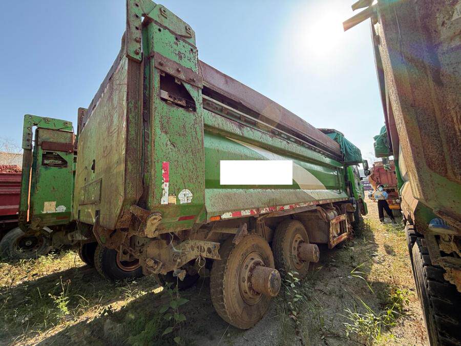 3月10日汕尾欧曼牌重型自卸货车一辆（车辆识别代号LRDV7PEC3MR010624）网络拍卖公告