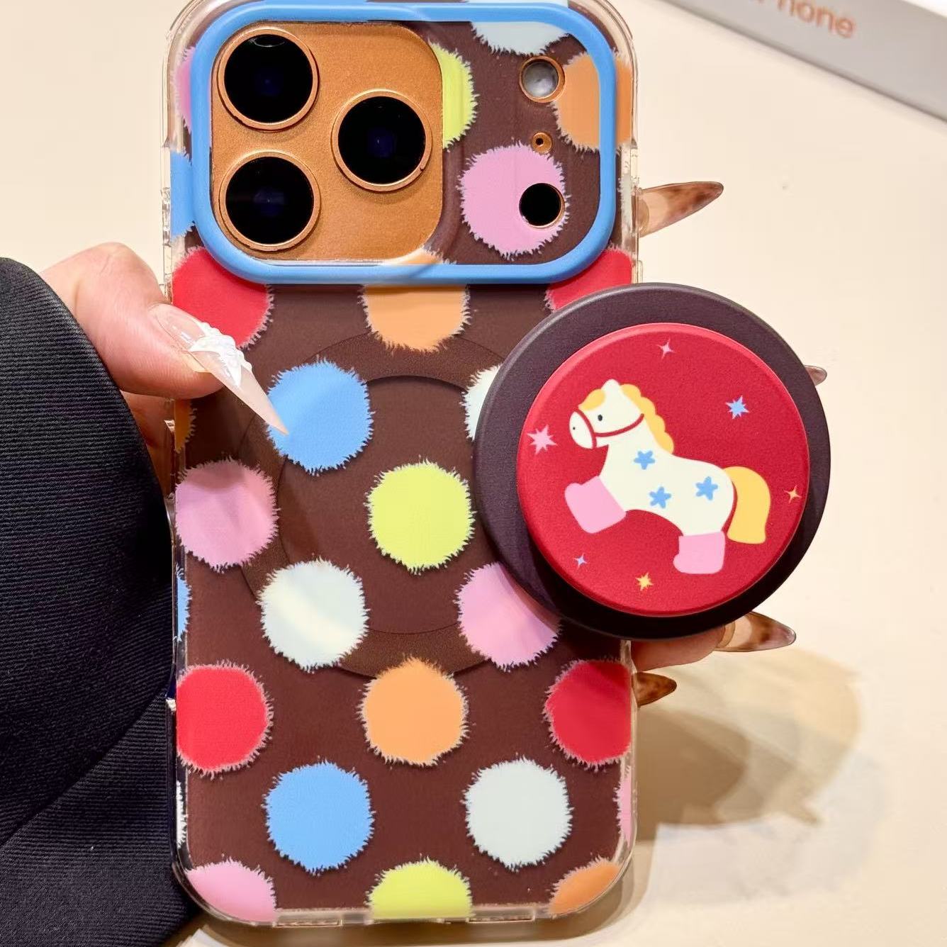韩风棕底彩色波点小马磁吸支架适用苹果17promax手机壳iphone16新款15pro女款14pm全包保护壳