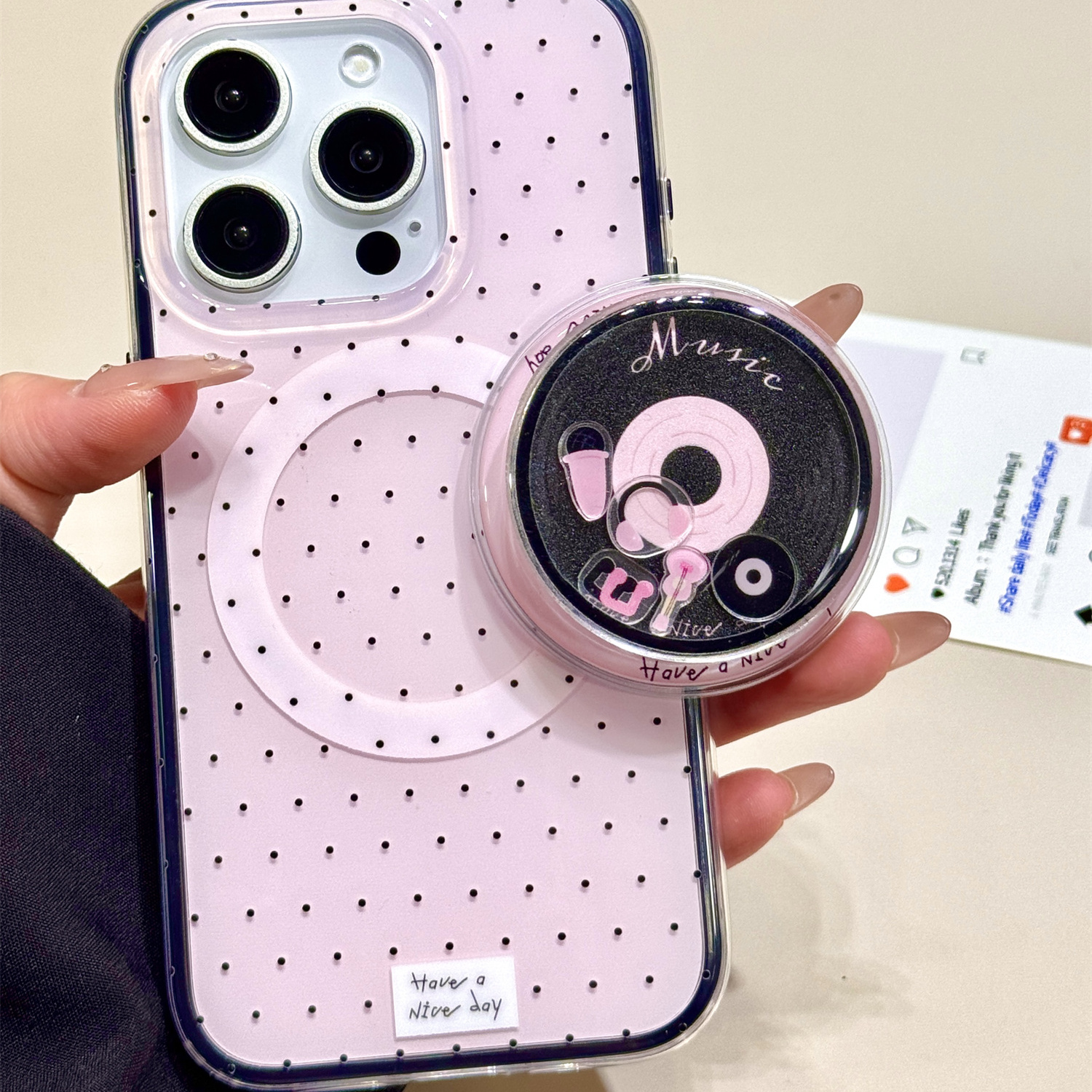 少女粉底黑波点CD播放器磁吸支架适用苹果16promax手机壳iphone15新款14pro女款13pm全包保护壳