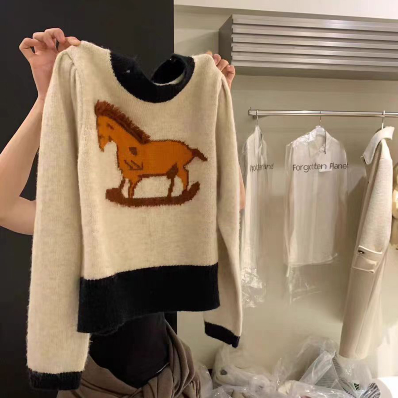 卡通木马圆领套头毛衣女可爱撞色针织衫上衣